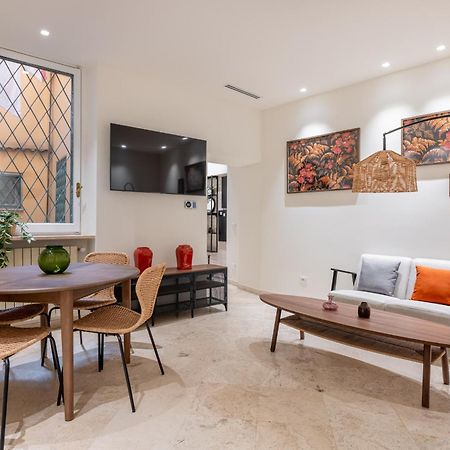 Charming 3 Bedroom Apartment In The Historic Center Рим Екстериор снимка