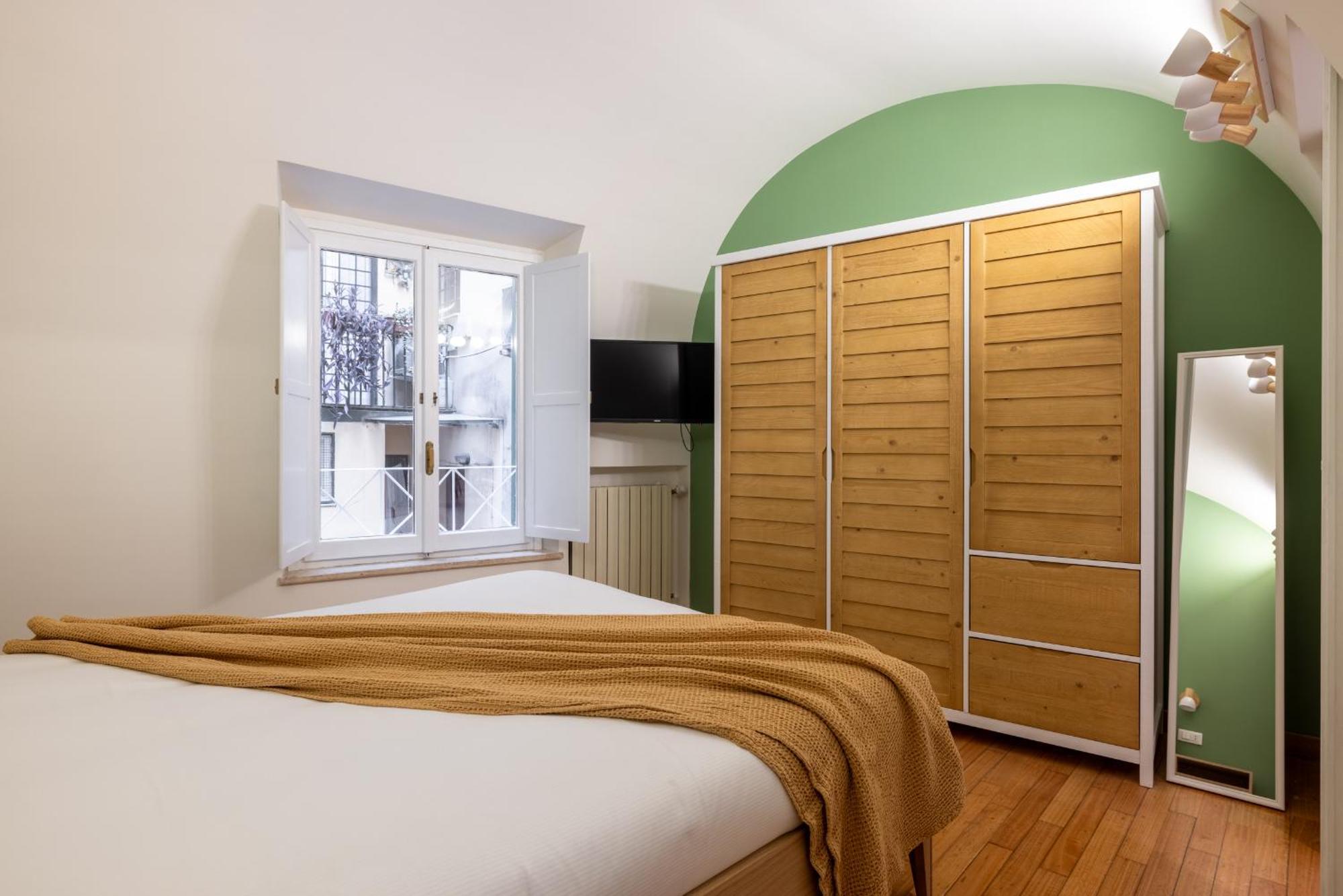 Charming 3 Bedroom Apartment In The Historic Center Рим Екстериор снимка
