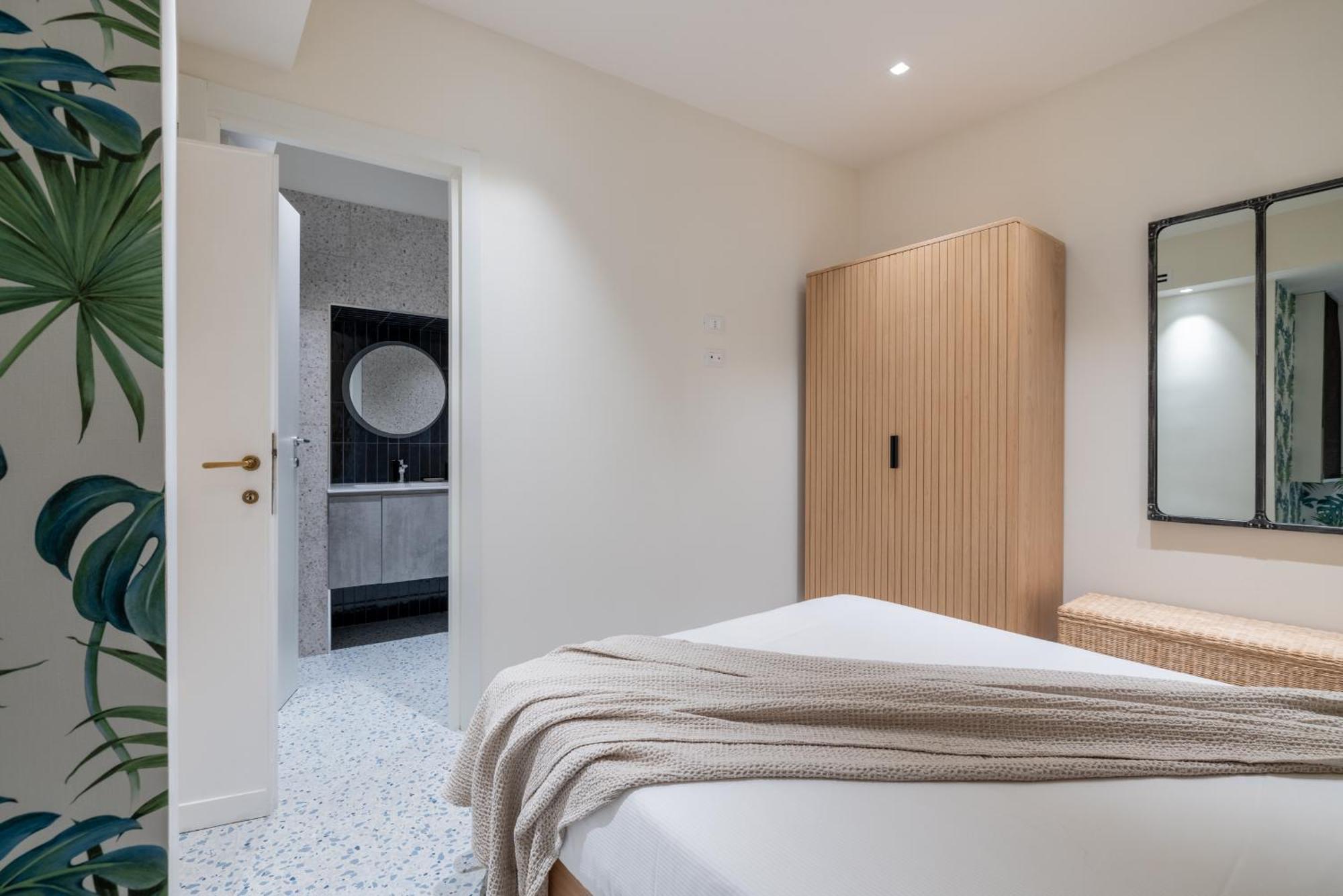 Charming 3 Bedroom Apartment In The Historic Center Рим Екстериор снимка