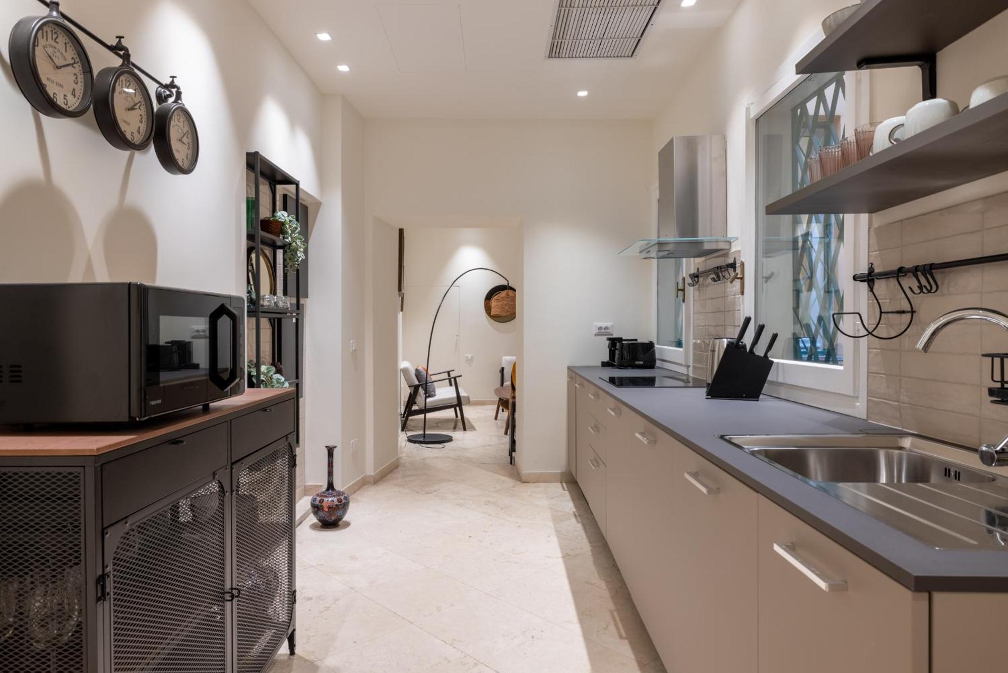 Charming 3 Bedroom Apartment In The Historic Center Рим Екстериор снимка