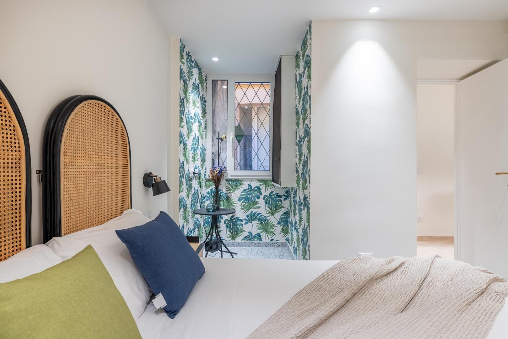 Charming 3 Bedroom Apartment In The Historic Center Рим Екстериор снимка