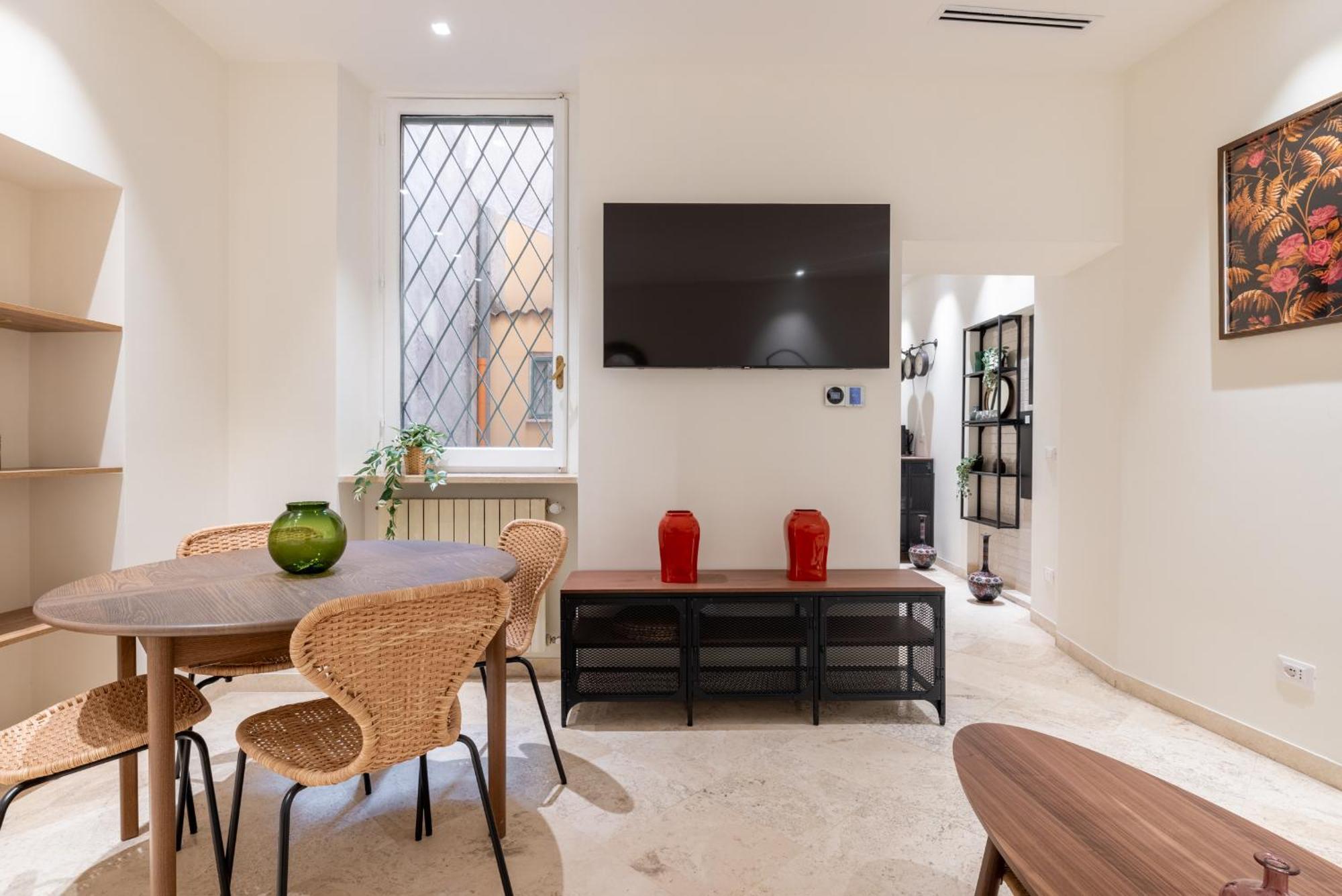 Charming 3 Bedroom Apartment In The Historic Center Рим Екстериор снимка